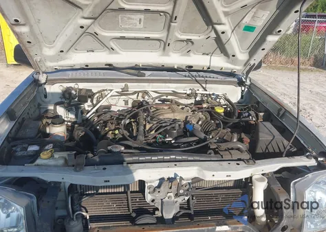 2001 Nissan Frontier Xe-V6 из США, поврежденный, VIN 1N6ED27Y31C371233